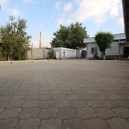 בישקק Delphin Guest House מראה חיצוני תמונה