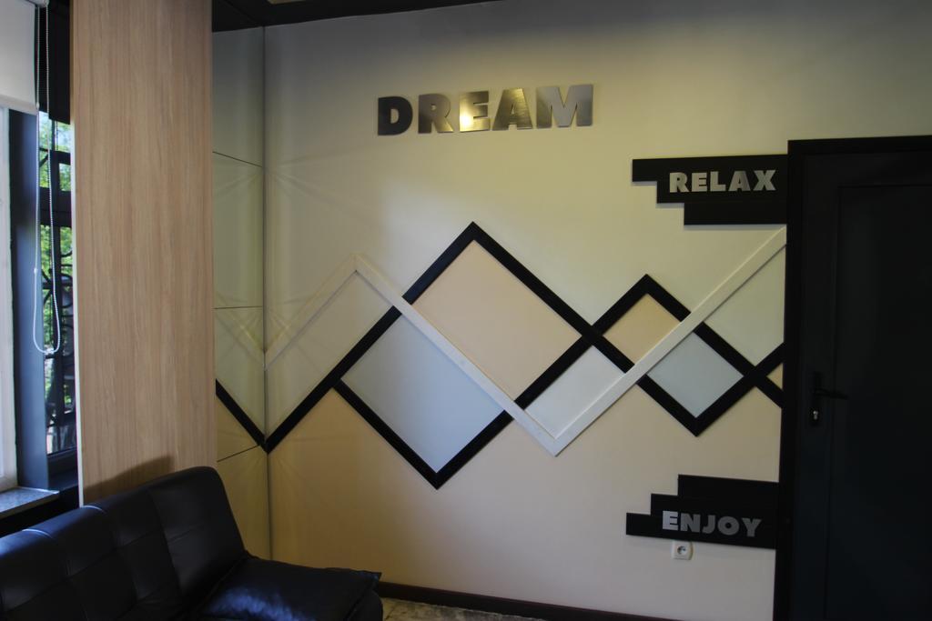 בישקק Delphin Guest House מראה חיצוני תמונה